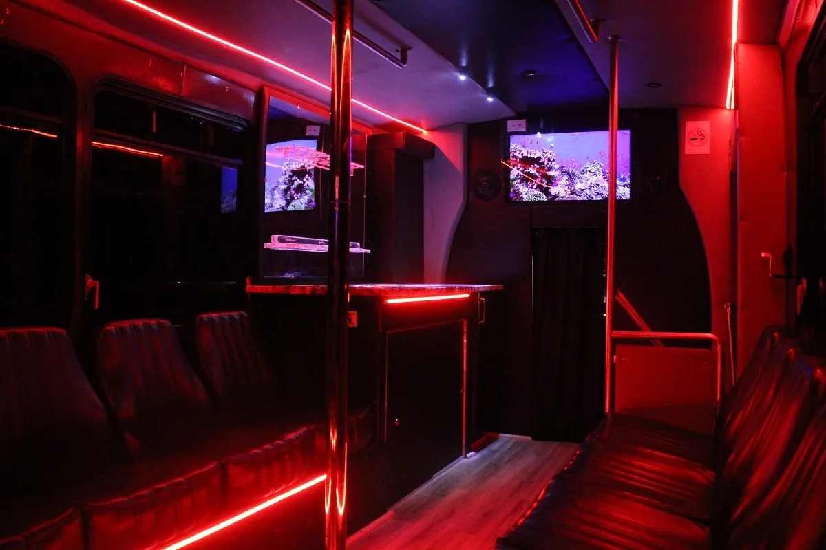 The Benz party bus — photo 4