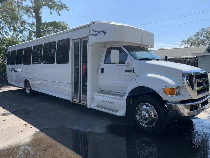 The Diamond party bus, exterior
