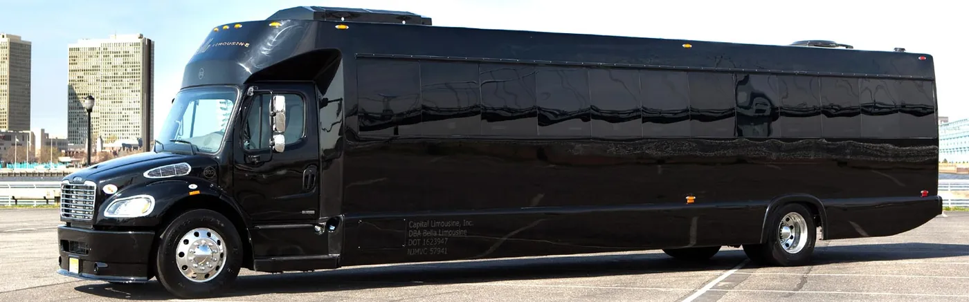 The Land Yacht party bus — photo 5