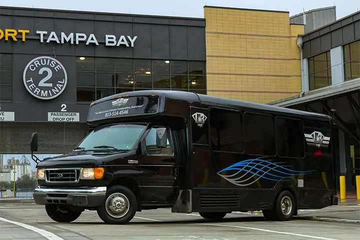 The Mini Bus party bus — photo 3