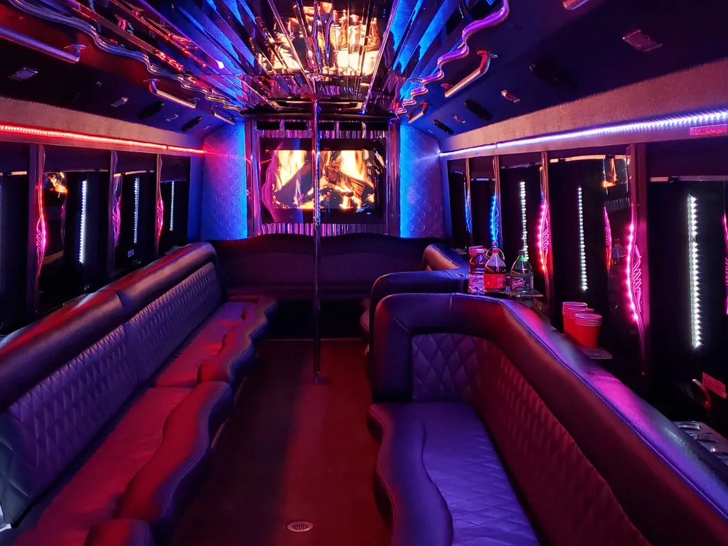 The Signature party bus — photo 4