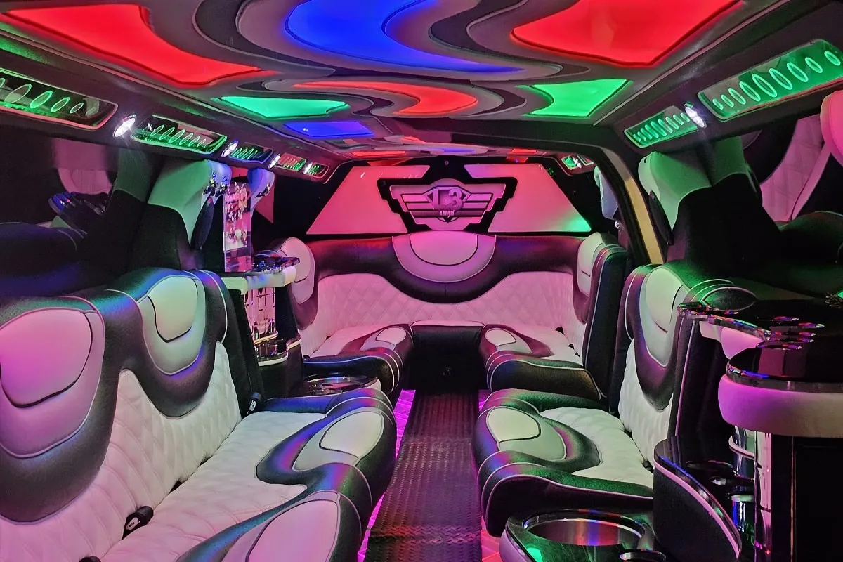 The Caddy Limousine party bus — photo 3