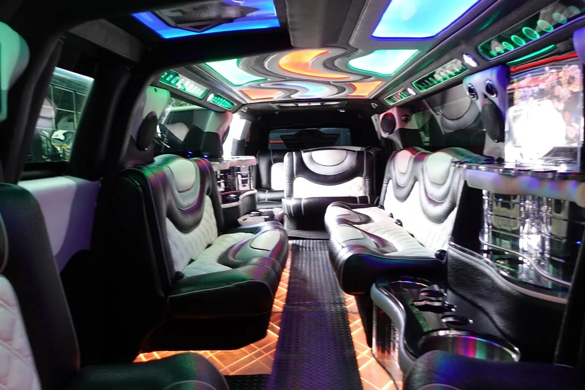The Caddy Limousine party bus — photo 5
